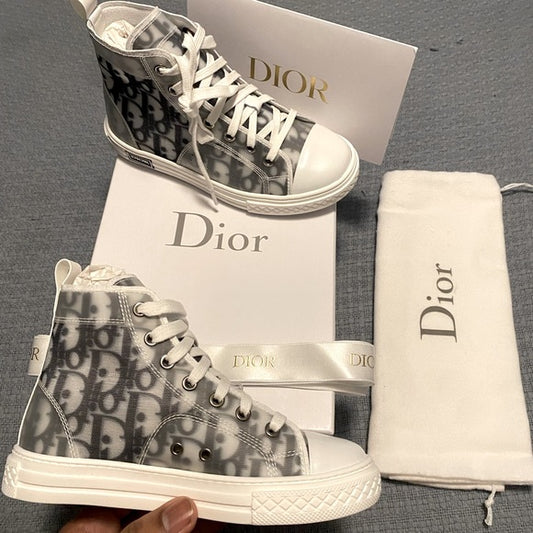 Dior B-23: Un Amestec Perfect de Lux și Streetwear