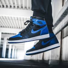 Jordan 1 Royal: Eleganța Albastrului Regal în Lumea Sneakerilor