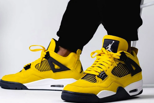 DESCOPERA JORDAN 4 LIGHTNING - ACUM LA PRET REDUS