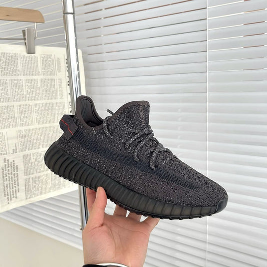 Adidas Yeezy 350 V2 Static Black – Combină Eleganța cu Performanța - ShoeResidence