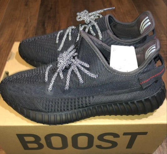 Adidas Yeezy 350 V2 Static Black – Îmbinarea Perfectă între Design și Performanță - ShoeResidence