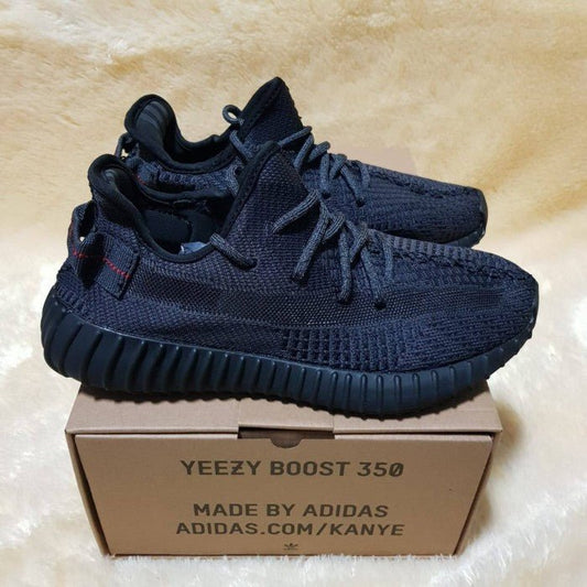 Adidas Yeezy 350 V2 Static Black – Îmbinarea Perfectă între Design și Performanță - ShoeResidence