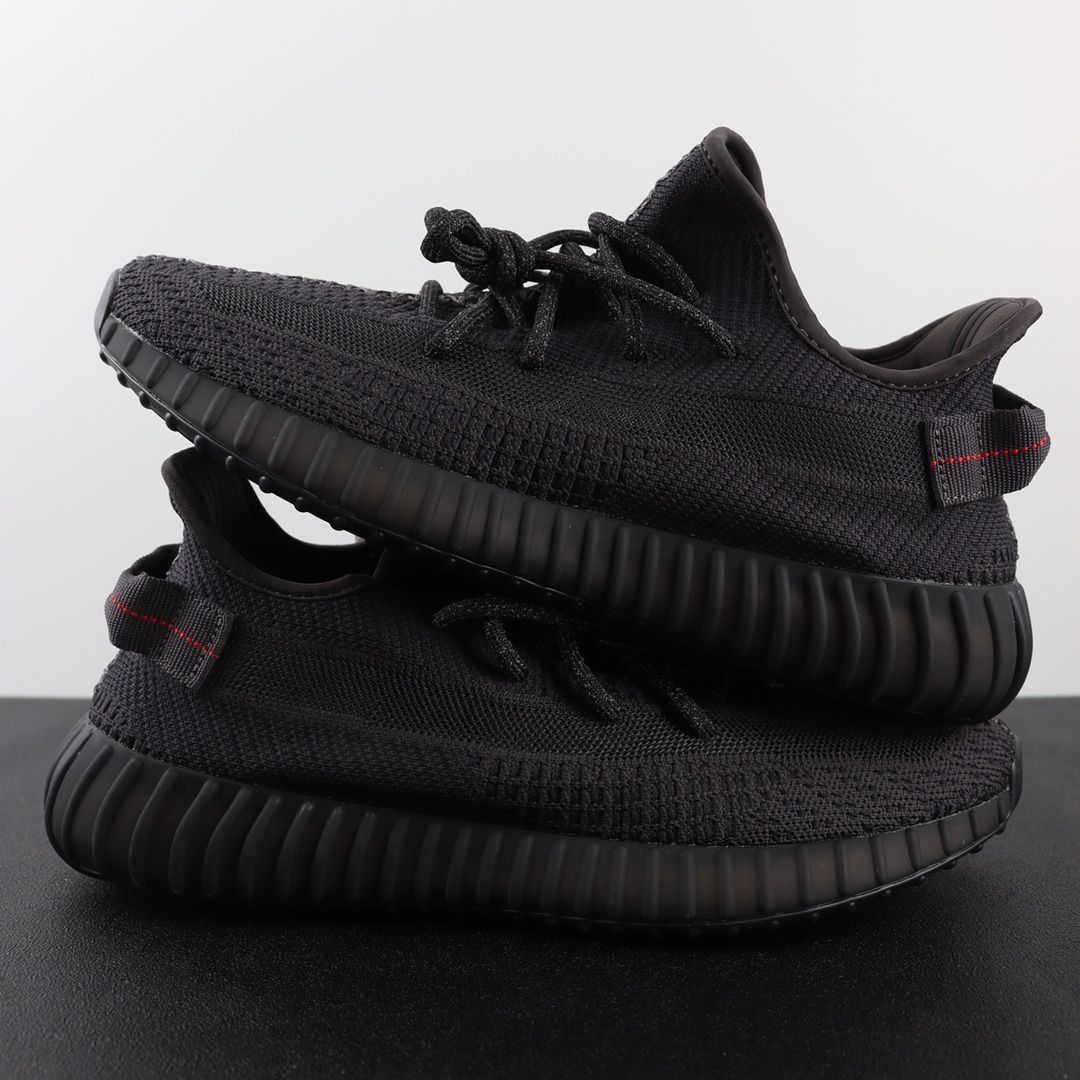 Adidas Yeezy 350 V2 Static Black – Îmbinarea Perfectă între Stil și Funcționalitate - ShoeResidence