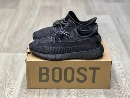 Adidas Yeezy 350 V2 Static Black – O Combinație Perfectă de Stil și Confort - ShoeResidence