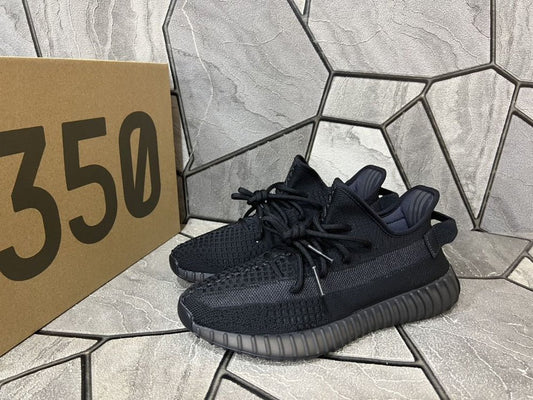 Adidas Yeezy 350 V2 Static Black – Simbolul Streetwear-ului Modern - ShoeResidence