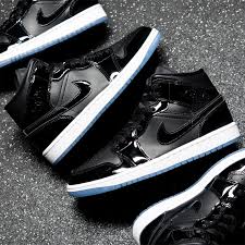 Air Jordan 1 Space Jam: O Legendă a Culturii Sneaker în Stilul „Space Jam” - ShoeResidence