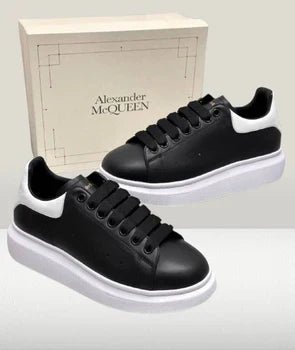 Alexander McQueen Negru Alb: Ghidul Definitiv al Celui Mai Iconic Sneaker de Lux - ShoeResidence