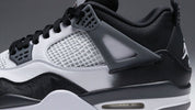 Adidași Jordan 4 de la PandaBuy, calitate superioară.