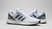 Noul adidas XLG: stil și confort suprem.