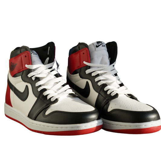 Jordan 1 Black Toe – Un Clasic Într-o Lume a Sneakerilor - ShoeResidence