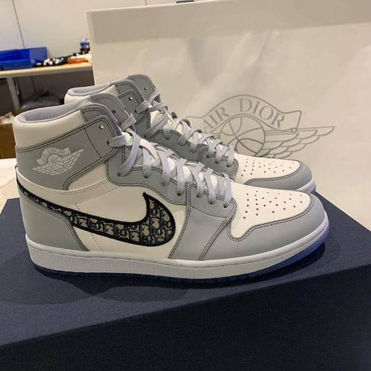 Jordan 1 Dior High: Un Sneaker de Lux la Intersecția dintre Modă și Sport - ShoeResidence