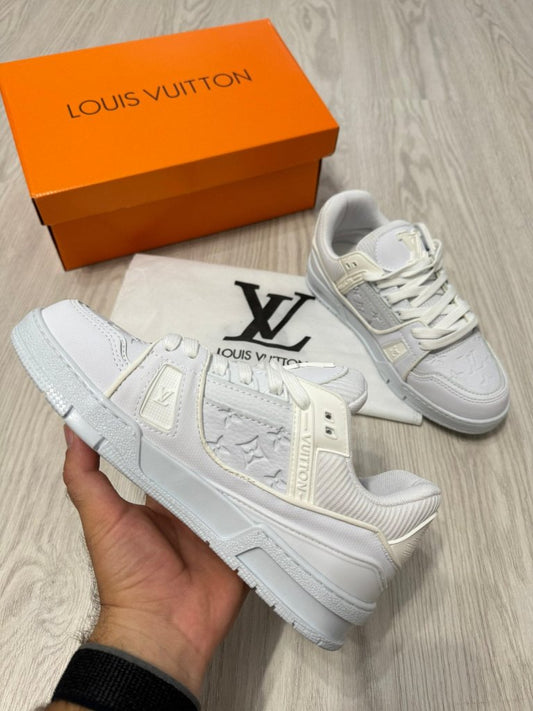 Louis Vuitton Monogram – Simbolul Eleganței și al Luxului atemporal - ShoeResidence