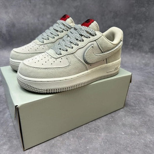 Nike Air Force 1 Bej: Eleganță și Versatilitate într-un Pantof Clasic - ShoeResidence