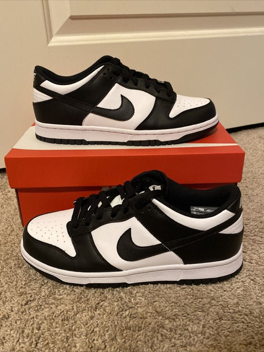 Nike Dunk Low Panda: Simbolul Versatilității și Stilului Urban - ShoeResidence