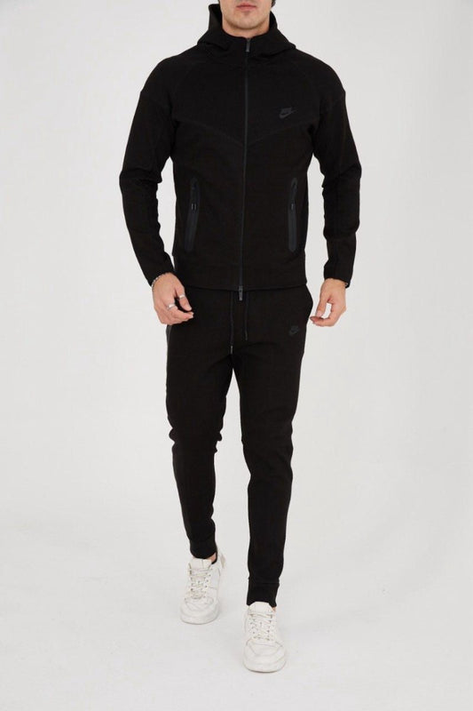 Nike Tech Fleece Negru: Stil, Confort și Performanță - ShoeResidence