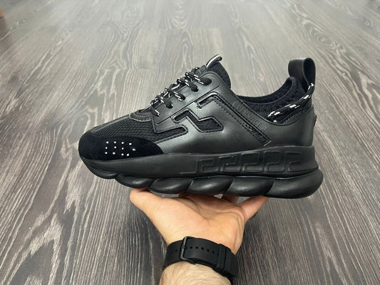 Versace Chain Reaction Negru: Întâlnirea dintre Lux și Streetwear - ShoeResidence