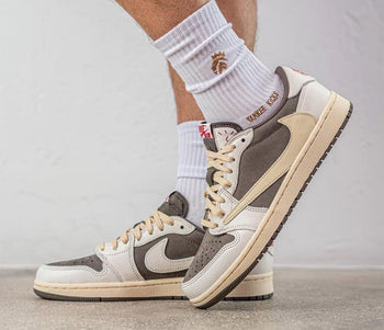 Nike Dunks Lows - ShoeResidence