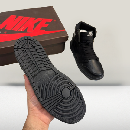 Jordan 1 Triple Black [40% Off]