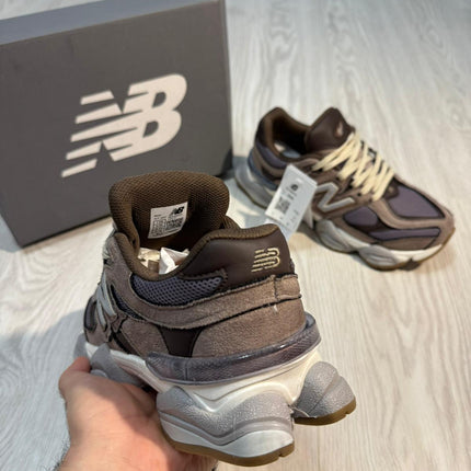 New Balance Sneakers 9060 Maro [NEW]