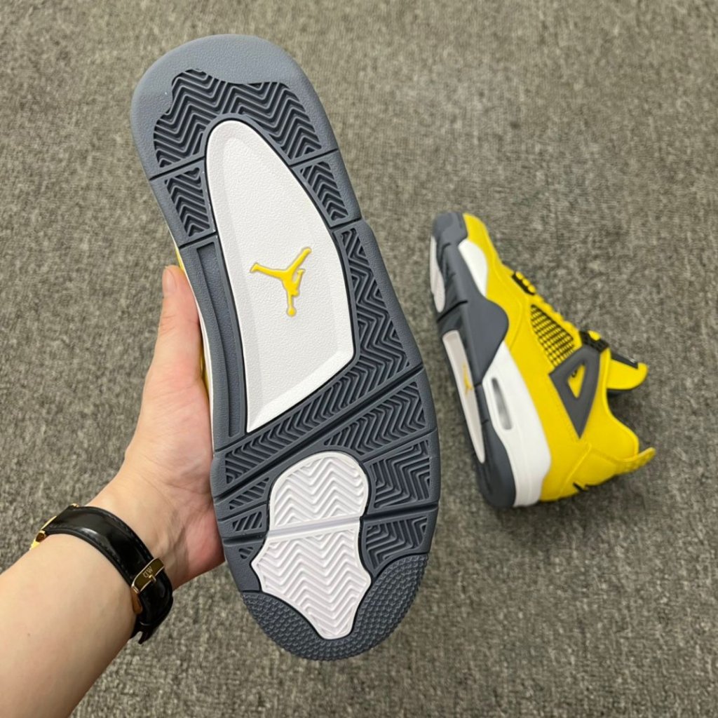 Air Jordan Retro 4 Lightning - Durable Rubber Perfect Sneakerheads