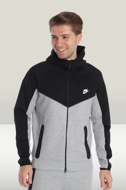 Bărbați purtând set complet Nike Tech Fleece GRI-NEGRU