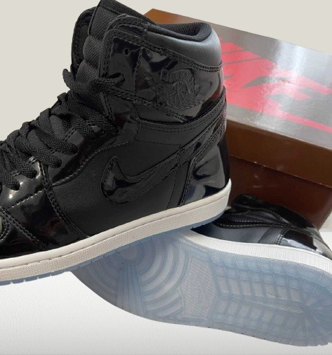 Backside view of  jordan 1 space jam 