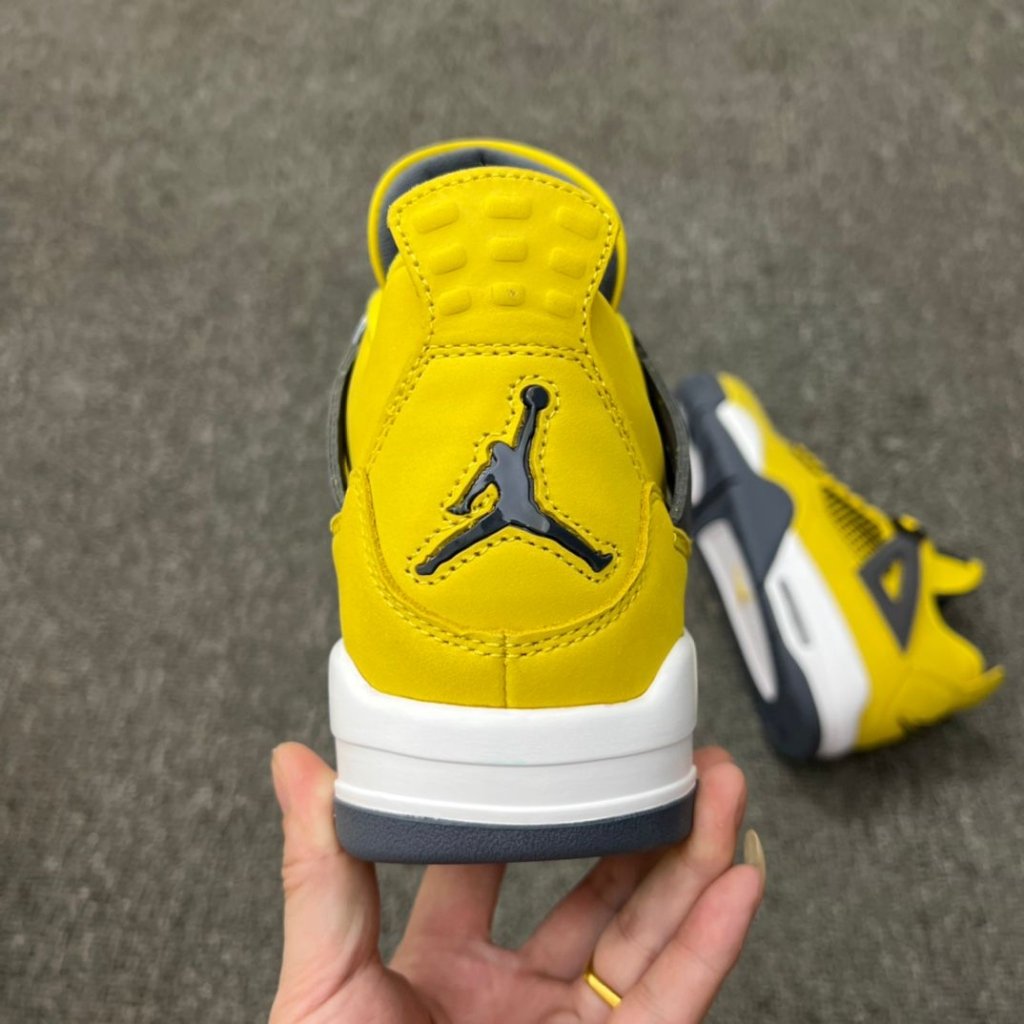 Jordan Retro 4 Lightning OG - Jumpman Logo