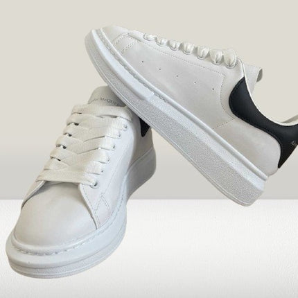 Alexander Mcqueen Alb & Negru [ULTIMELE PERECHI] - ShoeResidenceAlexander McQueen, Adidași Alexander McQueen, Pantofi Alexander McQueen, Teniși Alexander McQueen, Sneakers Alexander McQueen, White Alexander McQueen, Alexander McQueen Albi, Alexander McQueen Design, Alexander McQueen Fashion, Alexander McQueen Trendsetter, Alexander McQueen Lux, Alexander McQueen Premium, Alexander McQueen Stil, adidasi mcqueen, mcqueen alb alexannder mcqueen pantofi pantofi sport alexander mcqueen albAlexander M