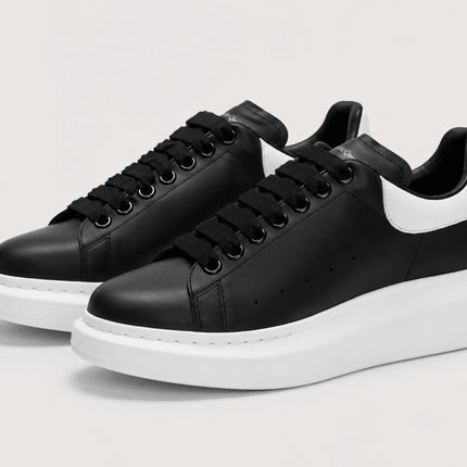 Alexander Mcqueen - Black and White [60% OFF] - ShoeResidenceAlexander Mcqueen - Black and White [60% OFF]Alexander Mcqueen36Adidas McQueen NegruAdidas McQueen PantofAdidas Neagru Alexander2