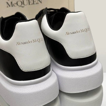 Alexander Mcqueen - Black Leather [FULL - BOX] - ShoeResidenceAlexander Mcqueen PIELE Negru & Alb [FULL - BOX] - ShoeResidenceAlexander McQueen, Adidași Alexander McQueen, Pantofi Alexander McQueen, Teniși Alexander McQueen, Sneakers Alexander McQueen, NEGRU BLACK Alexander McQueen, Alexander McQueen nEGRU, Alexander McQueen NEGRI, Alexander McQueen Fashion, Alexander McQueen Trendsetter, Alexander McQueen Lux, Alexander McQueen Premium, Alexander McQueen PIELE, adidasi mcqueen, mcqueen alb alex