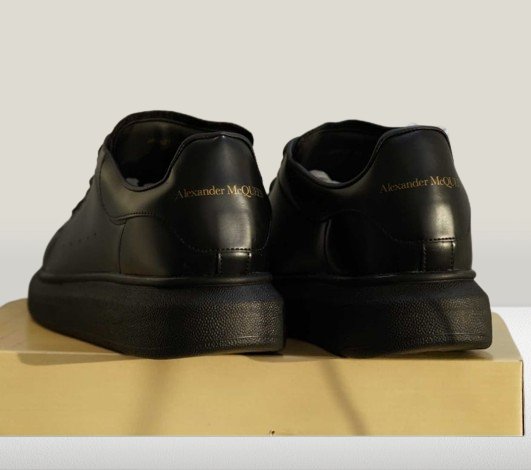 Alexander Mcqueen NEGRU PIELE [FULL - BOX] - ShoeResidenceAlexandru MCQUeen negru full triple black simplu piele ecologica reducere de vanzare nou olx replica REPLICA CHINA TURCIA NOU UNISEX DAMA BARBATI Pantof Alexander Mcuqeen negru complet full black culoare inchisanou barbati femei dama copi copii copiii de vanzare reducere oferta PANTOF Alexander Mcqueen Piele Alb cu Negru Shoeresidence nou dama barbati replica reps fake adidasi ieftini la reducere oferta de vazanre google produs nouy turci