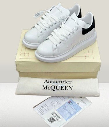 Alexander Mcqueen - White Leather [FULL - BOX] - ShoeResidenceAlexander Mcqueen PIELE Alb & Negru [FULL - BOX] - ShoeResidenceAlexander McQueen, Adidași Alexander McQueen, Pantofi Alexander McQueen, Teniși Alexander McQueen, Sneakers Alexander McQueen, White Alexander McQueen, Alexander McQueen Albi, Alexander McQueen Design, Alexander McQueen Fashion, Alexander McQueen Trendsetter, Alexander McQueen Lux, Alexander McQueen Premium, Alexander McQueen Stil, adidasi mcqueen, mcqueen alb alexannder 