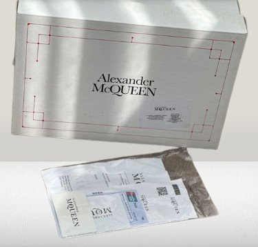 Alexander Mcqueen - White Leather [FULL - BOX] - ShoeResidenceAlexander Mcqueen PIELE Alb & Negru [FULL - BOX] - ShoeResidenceAlexander McQueen, Adidași Alexander McQueen, Pantofi Alexander McQueen, Teniși Alexander McQueen, Sneakers Alexander McQueen, White Alexander McQueen, Alexander McQueen Albi, Alexander McQueen Design, Alexander McQueen Fashion, Alexander McQueen Trendsetter, Alexander McQueen Lux, Alexander McQueen Premium, Alexander McQueen Stil, adidasi mcqueen, mcqueen alb alexannder 