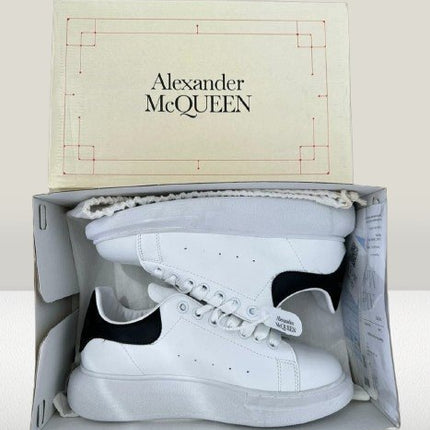 Alexander Mcqueen - White Leather [FULL - BOX] - ShoeResidenceAlexander Mcqueen PIELE Alb & Negru [FULL - BOX] - ShoeResidenceAlexander McQueen, Adidași Alexander McQueen, Pantofi Alexander McQueen, Teniși Alexander McQueen, Sneakers Alexander McQueen, White Alexander McQueen, Alexander McQueen Albi, Alexander McQueen Design, Alexander McQueen Fashion, Alexander McQueen Trendsetter, Alexander McQueen Lux, Alexander McQueen Premium, Alexander McQueen Stil, adidasi mcqueen, mcqueen alb alexannder 