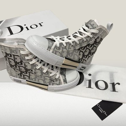 Dior B - 23 HIGH [LA REDUCERE] - ShoeResidenceadidas DIOR B23 HIGH Pantofi Dior B23, Adidași Dior B23, Teniși Dior B23, Sneakers Dior B23, Espadrile Dior B23, Sandale Dior B23, Botine Dior B23, Mocasini Dior B23, Papuci Dior B23, Ghete Dior B23, Pantofi casual Dior B23, Pantofi eleganți Dior B23, Pantofi de antrenament Dior B23, Pantofi de vară Dior B23, Încălțăminte Dior B23, Încălțăminte casual Dior B23, Încălțăminte elegantă Dior B23, dior romania, dior b23 de vanzare, dior b23 high, dior b23