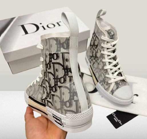 Dior B - 23 HIGH [LA REDUCERE] - ShoeResidenceadidas DIOR B23 HIGH Pantofi Dior B23, Adidași Dior B23, Teniși Dior B23, Sneakers Dior B23, Espadrile Dior B23, Sandale Dior B23, Botine Dior B23, Mocasini Dior B23, Papuci Dior B23, Ghete Dior B23, Pantofi casual Dior B23, Pantofi eleganți Dior B23, Pantofi de antrenament Dior B23, Pantofi de vară Dior B23, Încălțăminte Dior B23, Încălțăminte casual Dior B23, Încălțăminte elegantă Dior B23, dior romania, dior b23 de vanzare, dior b23 high, dior b23