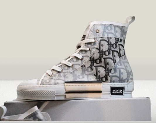 Dior B - 23 HIGH [LA REDUCERE] - ShoeResidenceadidas DIOR B23 HIGH Pantofi Dior B23, Adidași Dior B23, Teniși Dior B23, Sneakers Dior B23, Espadrile Dior B23, Sandale Dior B23, Botine Dior B23, Mocasini Dior B23, Papuci Dior B23, Ghete Dior B23, Pantofi casual Dior B23, Pantofi eleganți Dior B23, Pantofi de antrenament Dior B23, Pantofi de vară Dior B23, Încălțăminte Dior B23, Încălțăminte casual Dior B23, Încălțăminte elegantă Dior B23, dior romania, dior b23 de vanzare, dior b23 high, dior b23