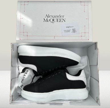 Alexander McQueen, Adidași Alexander McQueen, Pantofi Alexander McQueen, Teniși Alexander McQueen, Sneakers Alexander McQueen, NEGRU BLACK Alexander McQueen, Alexander McQueen nEGRU, Alexander McQueen NEGRI, Alexander McQueen Fashion, Alexander McQueen Trendsetter, Alexander McQueen Lux, Alexander McQueen Premium, Alexander McQueen PIELE, adidasi mcqueen, mcqueen alb alexannder mcqueen pantofi pantofi sport alexander mcqueen alb IMITATIE PIELE MCQUEEN ENGRU PIELE