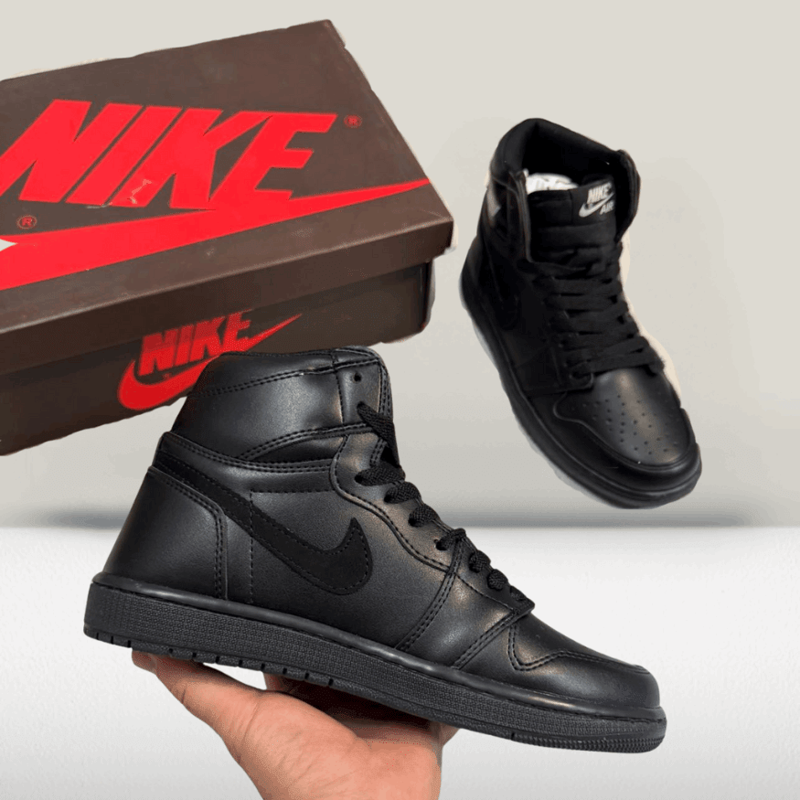 Air Jordan 1 Triple Black: Reduceri & Livrare Rapidă | ShoeResidence