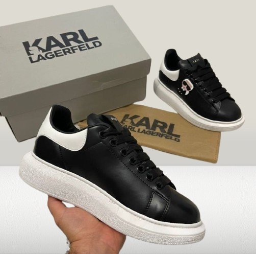 Karl Lagerfeld Negru & Alb [NOU] - ShoeResidencekARL LAGERFELD NEGRU ALB BARBATI FEMEI UNISEX NEGRU PIELE NOU SILICON TURCIA CHINA REPLICA REDUCERE OFERTA PANTOFI ALB ALBI TENES ADIDASI Karl Lagerfeld Alb Barbați Femei Unisex Pantofi Încălțăminte Sneakeri Silicon Turcia China Replica Reducere Promoție Ofertă Cumpărare Online Nou Original Autentic Calitate Premium Piele Sintetic Vară Iarnă Stil Modă Trend Urban Elegant Comod Luxury Designer Brand Fashion Designer Accesorii Eleganță Colecție Exclu