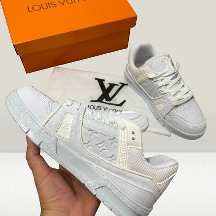 Louis Vuitton Romania White Monogram [NOU] - ShoeResidenceLouis Vuitton Romania Sneakers side profileLouis Vuitton40adidasi albi louis vuittonadidasi albi lvadidasi de designer3