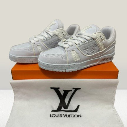 Louis Vuitton Romania White Monogram [NOU] - ShoeResidenceLouis Vuitton Romania studio viewLouis Vuitton40adidasi albi louis vuittonadidasi albi lvadidasi de designer4