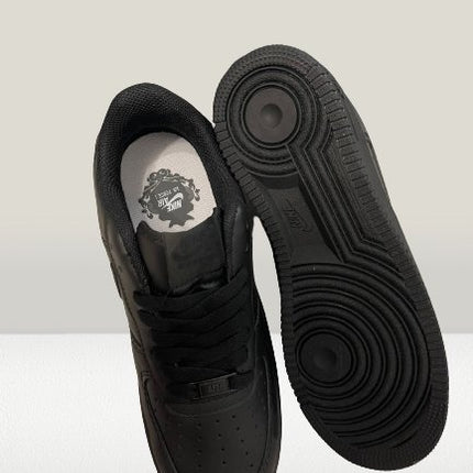 Nike Air Force 1 Triple - Black [NOU] - ShoeResidenceNike Air Force 1 Low Triple Black Black Toe Negru Adidas Tenes AF1 Dama Barbati Unisex Replica Nou Ieftin Oferta Reducere Pantofi Incaltaminte Moda Accesorii Vara Iarna Urban Inalta calitate Livrare rapida Disponibilitate Stoc Comanda online Varietate Culori Dimensiuni Trendy Indragit Design modern adidas negru barbati adidasi negri negru af1 negru af1 negri air force 1 negr af1 ieftini af1 romania af1 1 la 1 adidas dama adidasi barbati tenesi