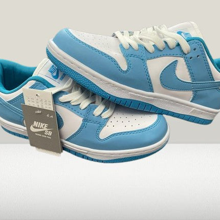 Panda Dunks - Low University - Blue [NOU] - ShoeResidenceNike Panda Dunks Low Retro University Blue Albastru Replică Romania Blue Reducere Nou Adidasi Sneakeri Teniși Pantofi Sport Original Autentic Calitate Premium Piele Sintetic Colecție Exclusivă Ediție Limitată Stil Urban Streetwear Fashion Trend Fashion Trendsetter Modă Cumpărare Online Livrare Rapidă Promoție Ofertă Disponibilitate Stoc Magazin Online Comandă Rapidă Trendsetter Chic Glamour Glamorous panda dunks albastru dunks blue nike al