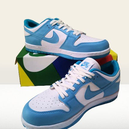 Panda Dunks - Low University - Blue [NOU] - ShoeResidenceNike Panda Dunks Low Retro University Blue Albastru Replică Romania Blue Reducere Nou Adidasi Sneakeri Teniși Pantofi Sport Original Autentic Calitate Premium Piele Sintetic Colecție Exclusivă Ediție Limitată Stil Urban Streetwear Fashion Trend Fashion Trendsetter Modă Cumpărare Online Livrare Rapidă Promoție Ofertă Disponibilitate Stoc Magazin Online Comandă Rapidă Trendsetter Chic Glamour Glamorous panda dunks albastru dunks blue nike al