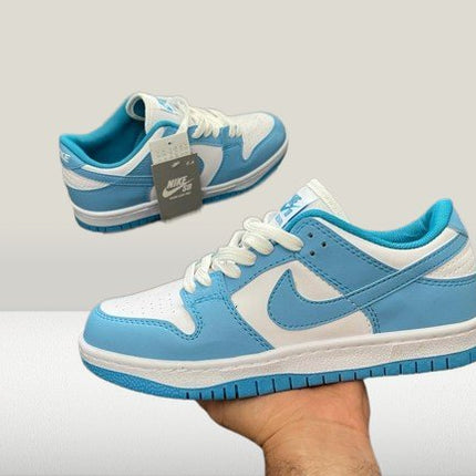 Panda Dunks - Low University - Blue [NOU] - ShoeResidencePanda Dunks - Low University - Blue [NOU] - ShoeResidenceNike Panda Dunks Low Retro University Blue Albastru Replică Romania Blue Reducere Nou Adidasi Sneakeri Teniși Pantofi Sport Original Autentic Calitate Premium Piele Sintetic Colecție Exclusivă Ediție Limitată Stil Urban Streetwear Fashion Trend Fashion Trendsetter Modă Cumpărare Online Livrare Rapidă Promoție Ofertă Disponibilitate Stoc Magazin Online Comandă Rapidă Trendsetter Chic 