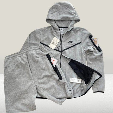 Tech Fleece Grey [Full - Set] - ShoeResidenceTech Fleece Gri Model - 2023 [SET COMPLET] - ShoeResidenceTrening Nike Tech Fleece Gri compleu complet set hanorac si pantalon s m l xl xxl nou dama barbati drip unisex copii copiii copi replica nou olc grey reps romania bumbac 2024 de vanzare haine nike vara iarna tomna primavara trening barbati gri nike tech trening trening gri trening nike tech gri hanorac nike tech gri pantalon gri nike pantaloni nike tech gri grey trening barbati trening sport ni