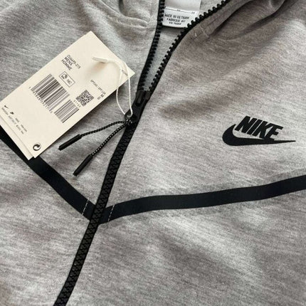 Tech Fleece Grey [Full - Set] - ShoeResidenceTech Fleece Gri Model - 2023 [SET COMPLET] - ShoeResidenceTrening Nike Tech Fleece Gri compleu complet set hanorac si pantalon s m l xl xxl nou dama barbati drip unisex copii copiii copi replica nou olc grey reps romania bumbac 2024 de vanzare haine nike vara iarna tomna primavara trening barbati gri nike tech trening trening gri trening nike tech gri hanorac nike tech gri pantalon gri nike pantaloni nike tech gri grey trening barbati trening sport ni