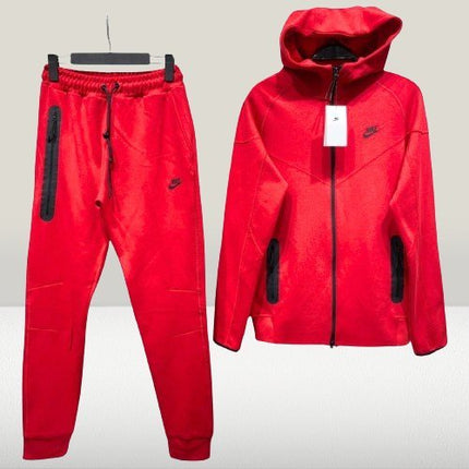 Tech Fleece Rosu Model - 2024 [Full - Set] - ShoeResidenceHanorac roșu Tech Fleece cu glugăNike TechScompleu Nike Tech copiicompleu Nike Tech de bărbațicompleu Nike Tech de damă4