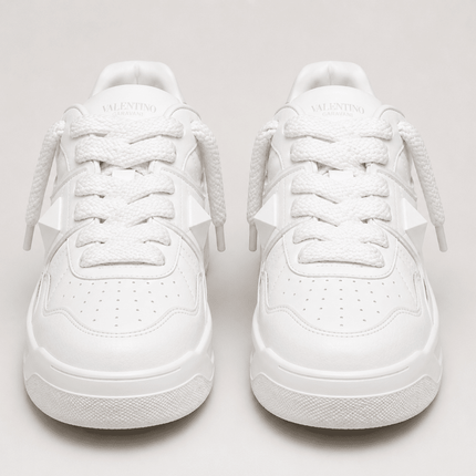 Valentino Garavani Sneakers Full-White [50% OFF] - ShoeResidenceValentino Garavani Sneakers Full-White [50% OFF]Pantofi Casual36Activewearadidasi blackadidasi negru3